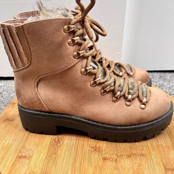 Sz 6 Journee Collection Taupe Faux Fur Trail Lace Up Boots NWT $70 MSRP - Picture 6 of 13